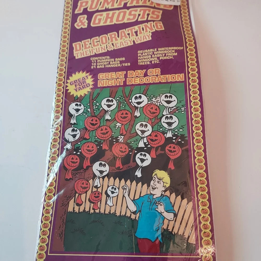 Vintage 21 Flying Pumpkins & Ghosts
